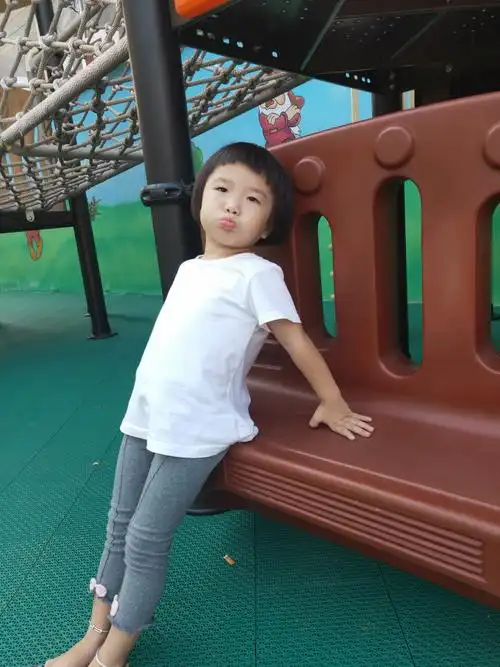 女儿的幼儿园写照