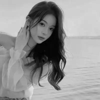 黑白气质美女头像图片