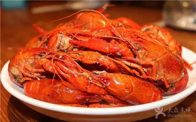 手抓龙虾