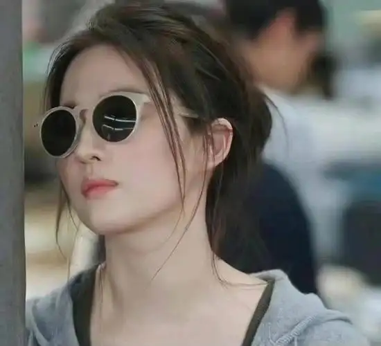 刘亦菲有哪些图适合做头像