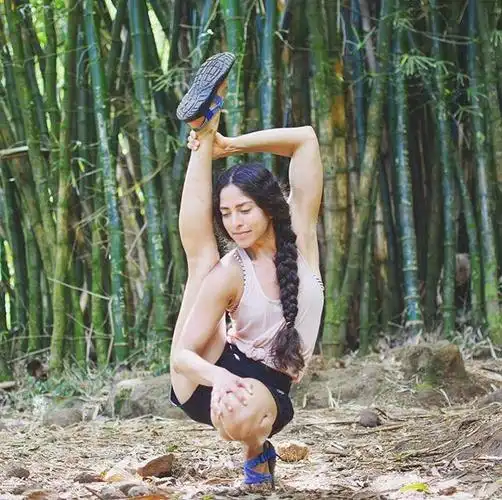 令人尴尬脸红的瑜伽,到底毁了多少膝关节?