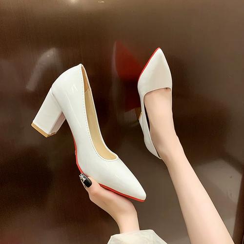 白色高跟鞋女粗跟7cm大码尖头红底百搭工作职业单鞋黑色小皮鞋ol