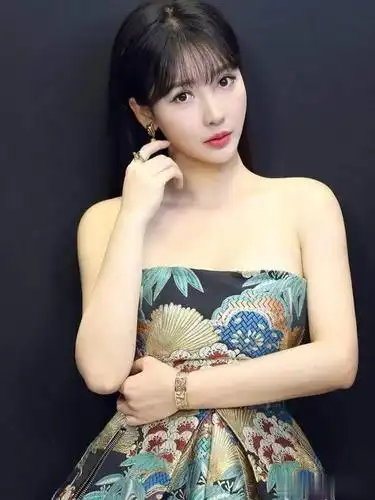 娱乐圈9位微胖女 星,蒋欣上榜,你最喜欢谁?