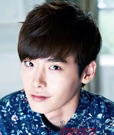 资讯中心 明星 优质偶像李钟硕清爽短发盘点 情人节必修韩式型男发型