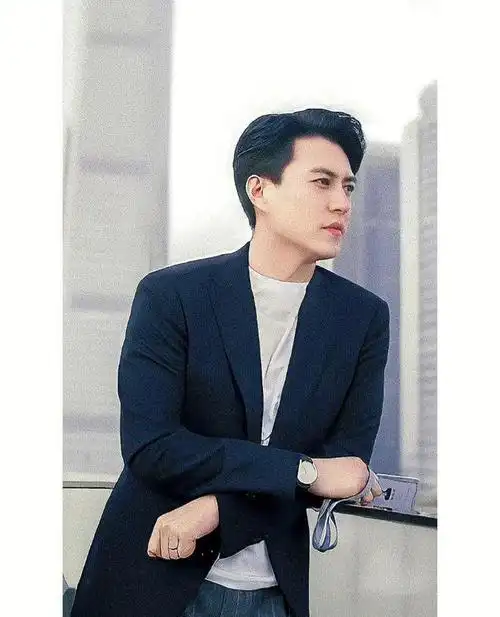 北京时间11月10日中午,著名演员靳东最新消息!