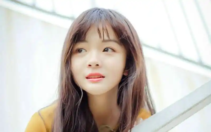 清纯长发美女唯美写真高清壁纸