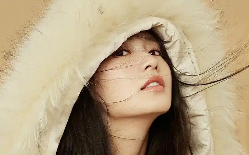 李沁清新养眼写真桌面壁纸