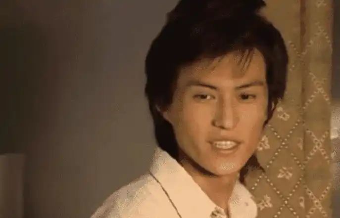 靳东说出道时没王宝强帅,本以为是玩笑话,看到旧照后:打扰了