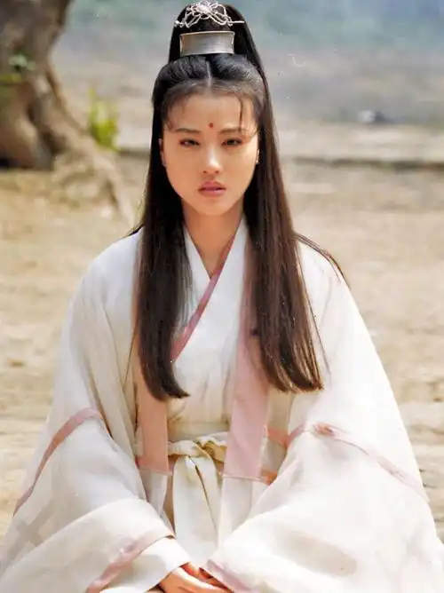 周海媚被誉为"最美周芷若"工作室证实周海媚离世后,前东家无线电视