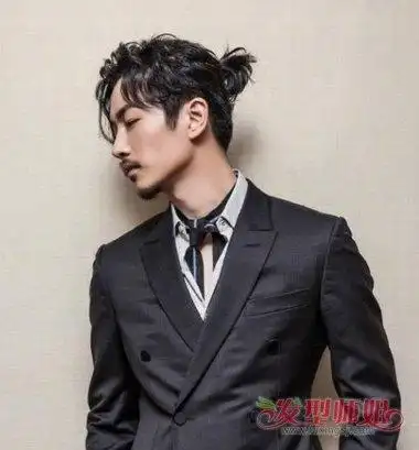 潮男都开始扎小辫子了 适合男生的揪揪辫子怎么扎(2)_发型师姐