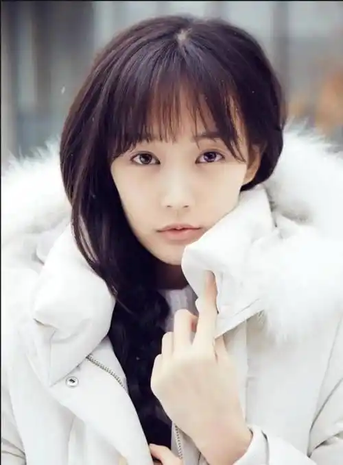 娱乐圈"最美小花"李一桐,长相甜美可爱,未来星途一片光明_专业_表演