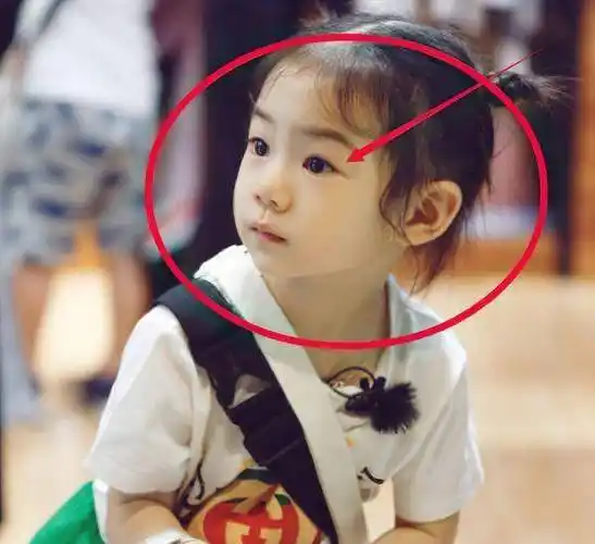 看到单眼皮lucky就懂,一双眼拯救一张脸_眼睛_五官_瞬间