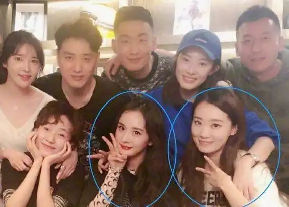 杨幂和张小斐居然是大学同学, 爆笑合影曝光!_成长_时光_经历