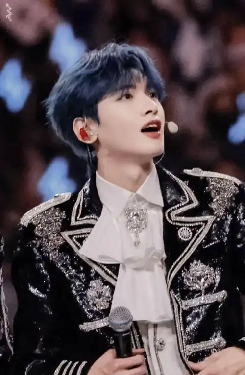 027蓝发很好看-翟潇闻:我想你了-话本小说网