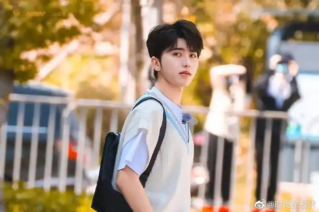 蔡徐坤奔跑吧校园风造型##蔡徐坤