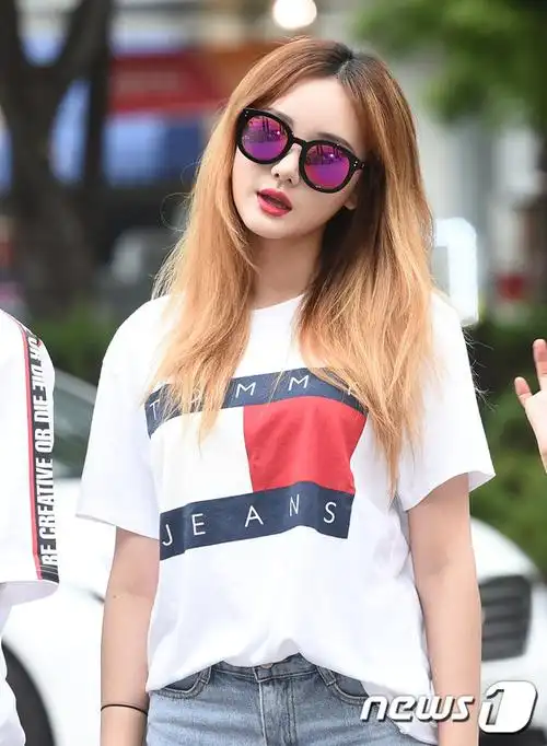 exid闵孝琳tiffany泰妍亮相"上班路" 韩国女团成员颜值pk【组图】 (10