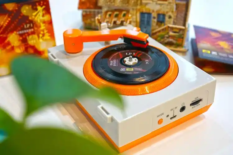 迷你黑胶唱片机tt254,怀旧复古情怀 音乐播放器,会造就怎样听感