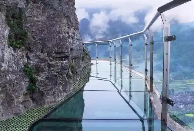 再不用羡慕张家界上海周边也有炫酷玻璃桥啦