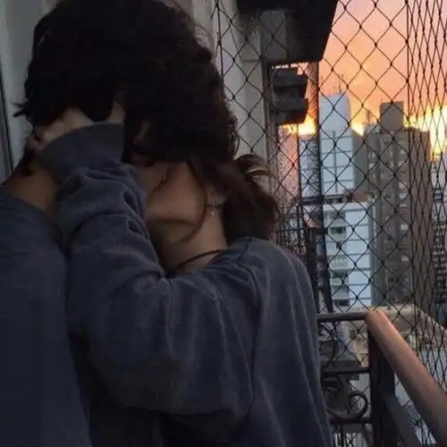 欧美情侣头像亲吻(欧美情侣头像图集) - q之家 - www.anhuiqq.cn