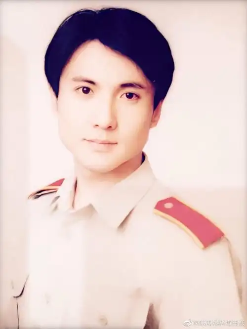 这回我是真的信了沈腾曾经是军艺校草!一人血书求沈叔叔减肥