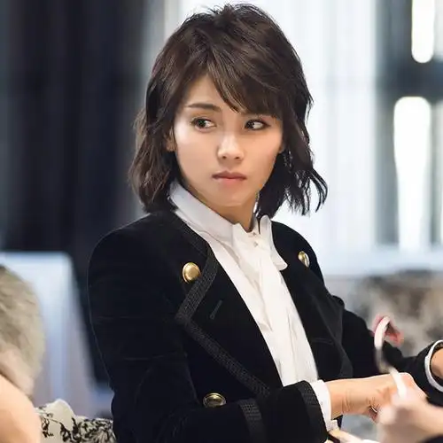 女性如何在职场乘风破浪?(职业通道)书评