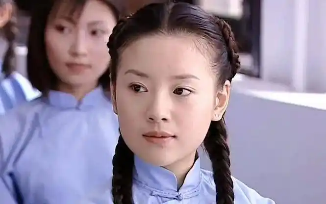 这一夜,43岁董洁又黑又瘦,她的"中年尴尬"被展现得淋漓尽致|董洁|景甜