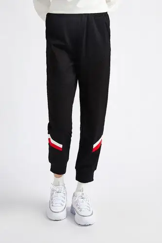 > 运动裤女小脚