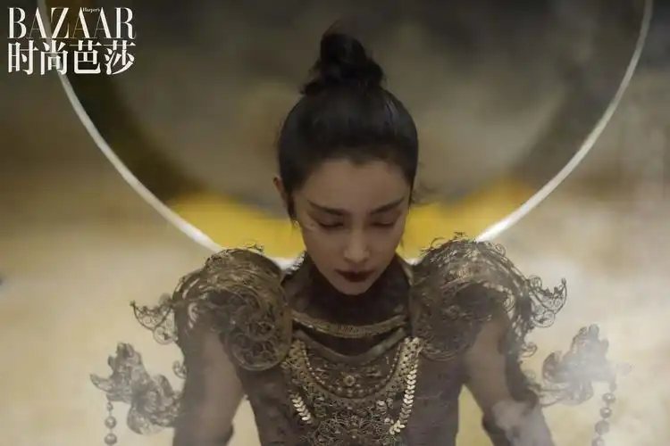 李冰冰时尚芭莎十月纪念刊大片曝光