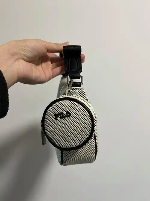 fila斐乐 月牙包单肩包 小号 达克斯褐