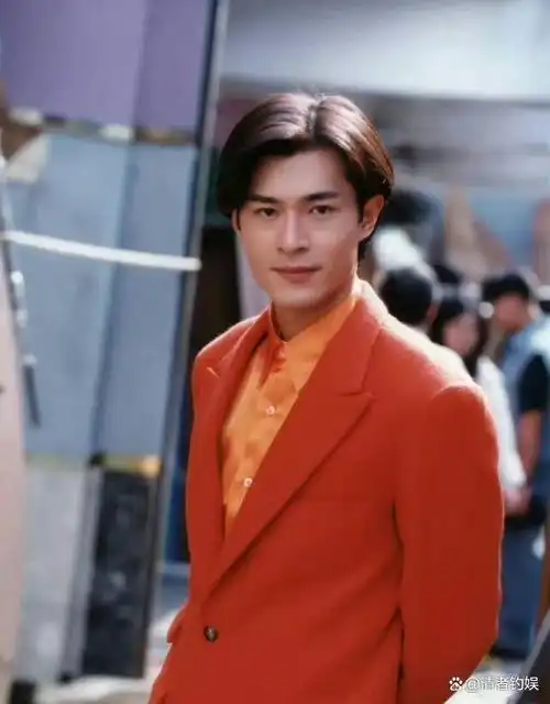 美人迟暮!古天乐挑眉被质疑整容,与黄晓明断浪一样年少倾国倾城