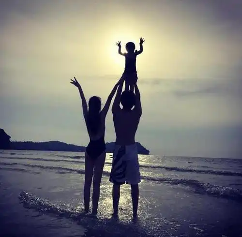 漫画一家三口背影图片唯美图片大全 幸福一家三口背影