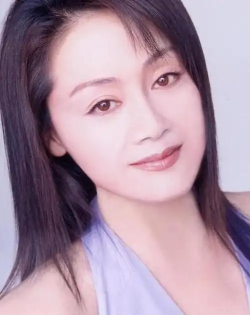 年轻时颜值爆表去美国后为给儿子治病回国拍戏儿子系一生遗憾