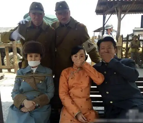 【图】二炮手剧情介绍及演员 孙红雷吐槽海清"抠" 吃饭不买单