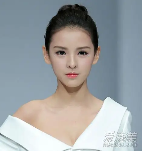 王思聪网红女友:张予曦