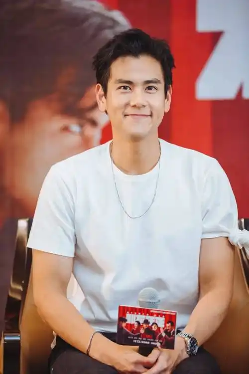 彭于晏被女大佬封杀?权谋,明星道路与不为人知的内幕