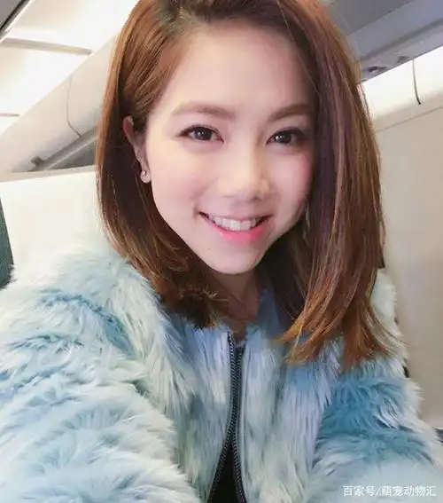 邓紫棋出道前照片被爆出,小小年纪穿着打扮熟女风,丝毫不可爱