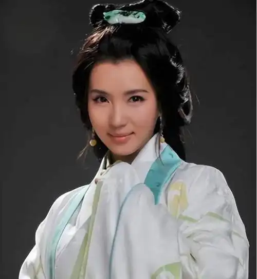 "万人迷"陈好近况曝光!身材纤瘦锁骨清晰可见,皮肤白嫩似少女