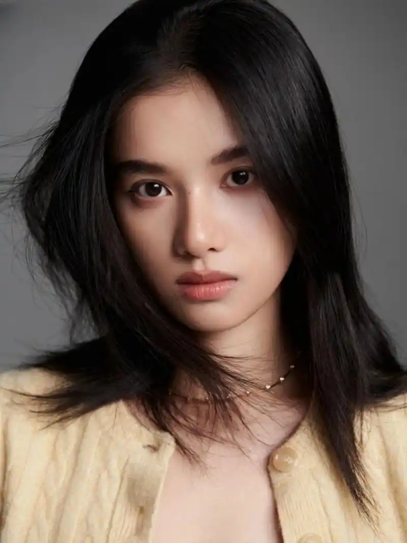 5年的时间,就看到了一个人巨大的蜕变  张婧仪,1999年7月10日出生于