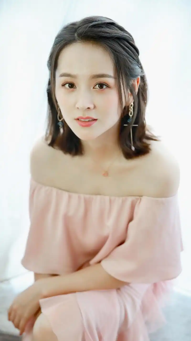 邓莎精美壁纸:骨子里散发着温柔,美的让人心花怒放