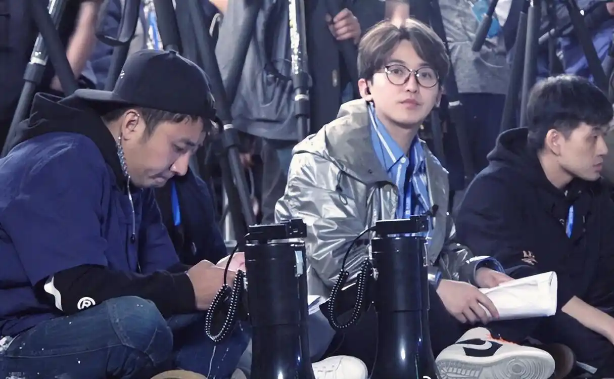 姚泽添对蔡徐坤的"爱"有多深,就被坑得有多惨