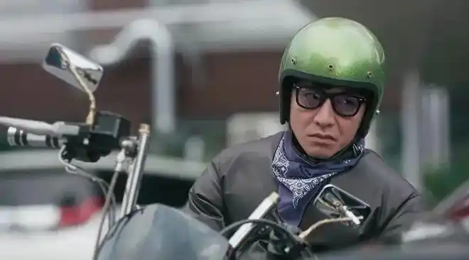 王一博和木村拓哉都爱聊聊最近掀起的这阵头盔热