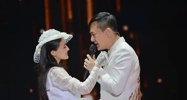 张信哲56岁依然单身,唱了半辈子情歌的他竟只有一个过去