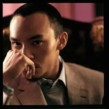 来自:豆瓣相册               寸头男我控张震多一些