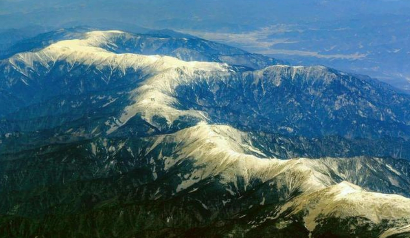 刘伯温斩尽天下龙脉,为何到长白山却转身就走?看卫星云图就懂了