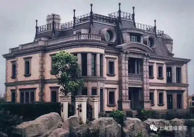 城堡独栋别墅丨拥有400㎡1500㎡花园车位512个丨实际使用面积1700㎡