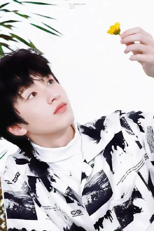 严浩翔超话yhx#严浩翔the beast#yhx#严浩翔 极限挑战#    "你的微笑