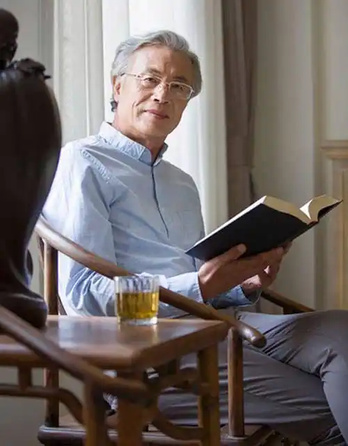 业余的就知道差别太大了_头发_发型_黑色