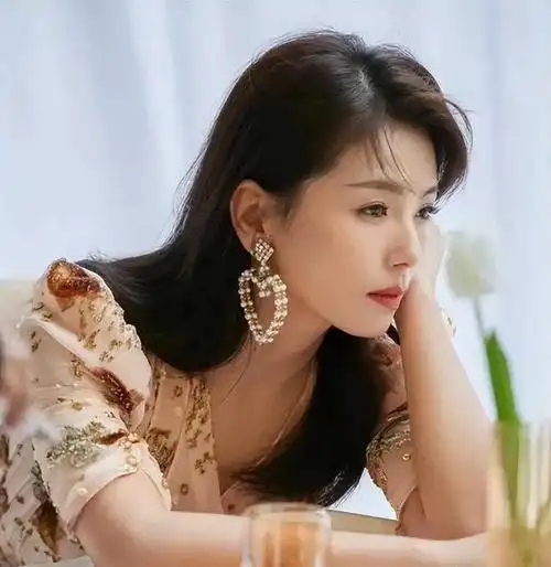 一个赛一个!刘涛:18岁好美,孙俪:18岁更美,蒋勤勤:你们让让