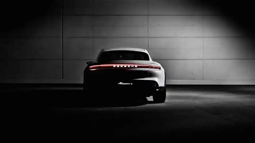 1920x1080,白色,壁纸保时捷全新黑科技电动休旅车,型号mission e