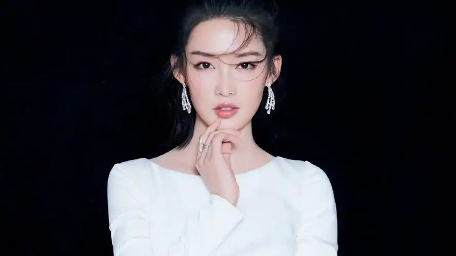 明星风尚李沁壁纸1